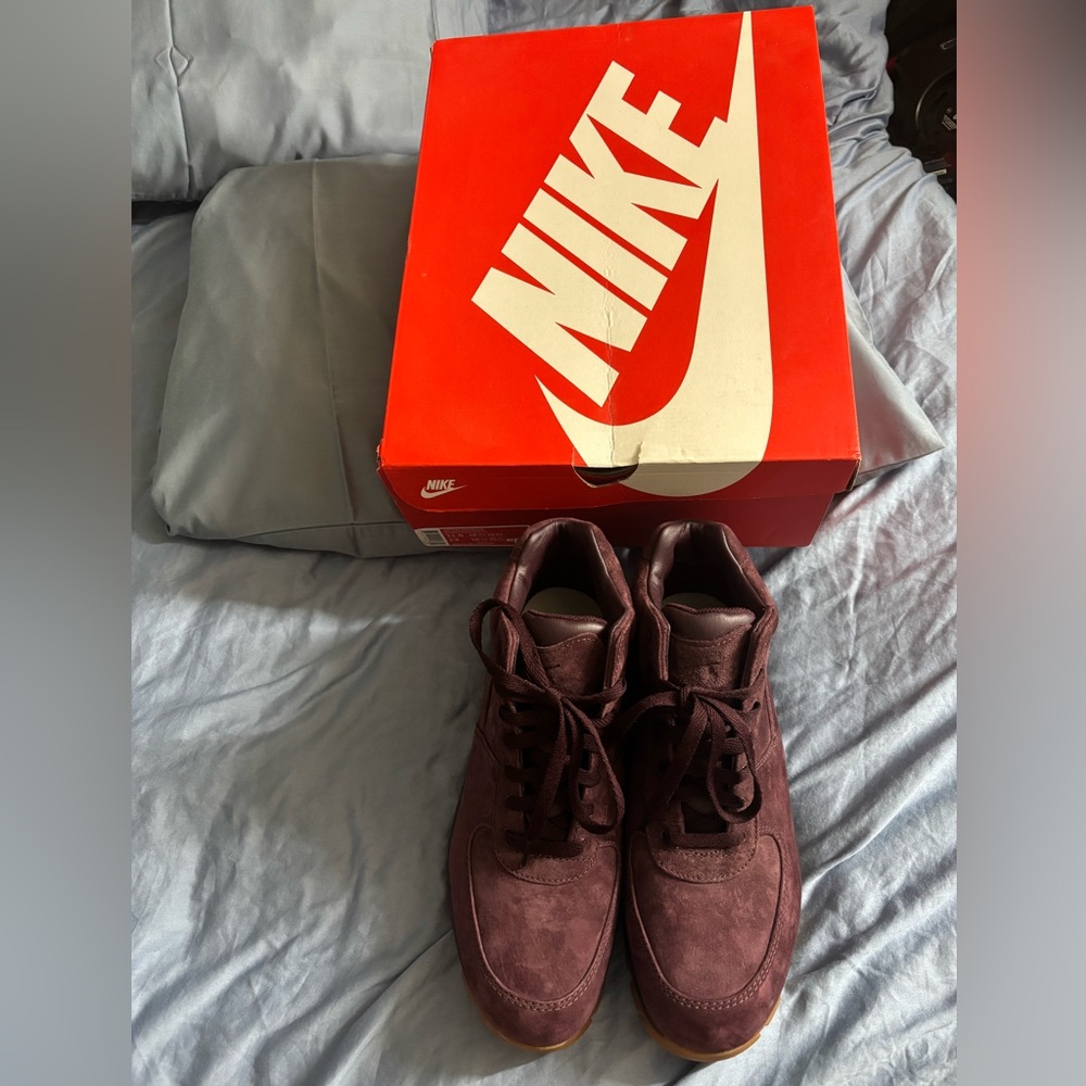 Nike Air Max Goadome Men's Burgundy Sneakers NEW